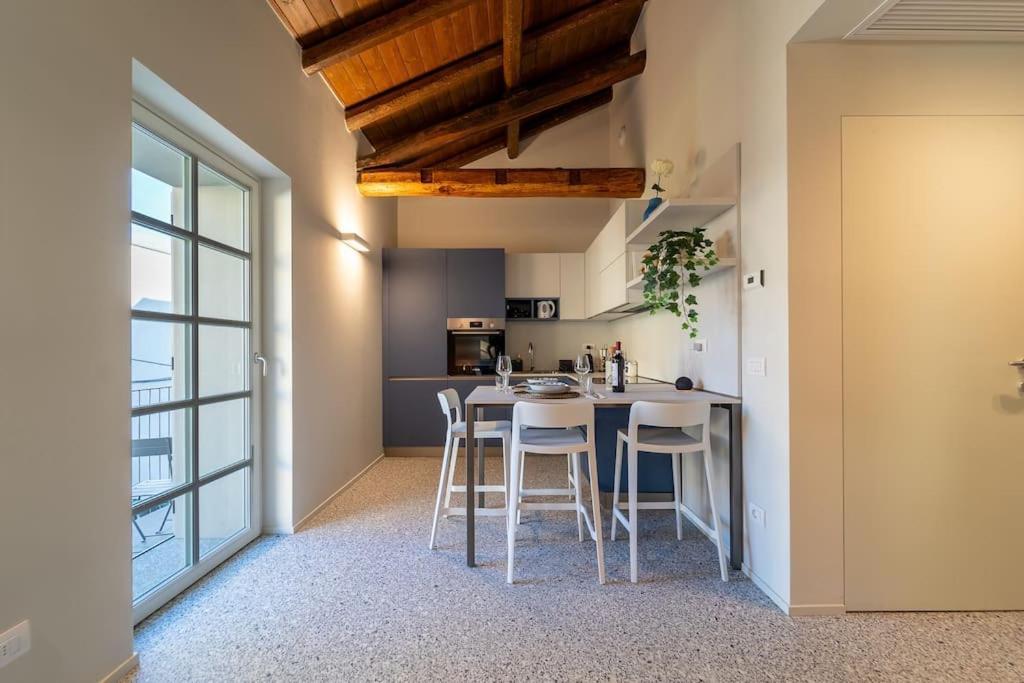 קומו Moderno Appartamento A 200 Metri Dal Duomo מראה חיצוני תמונה